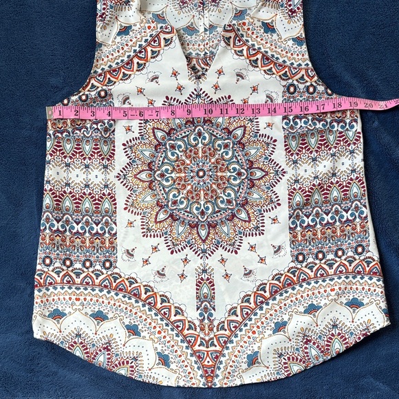 Verse Women's Sleeveless Mandala Print Blouse - Picture 9 of 10